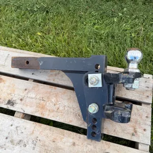 Adjustable trailer drop hitch ball mount  (GST 5 % charged)