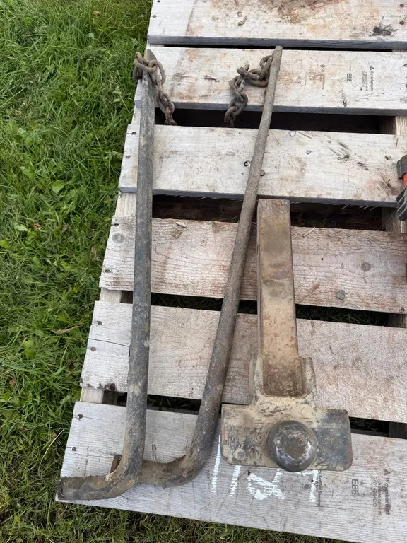 ball hitch with sway bars (GST 5 % charged)