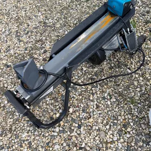 Electric yardworks wood splitter   (GST 5 % charged)
