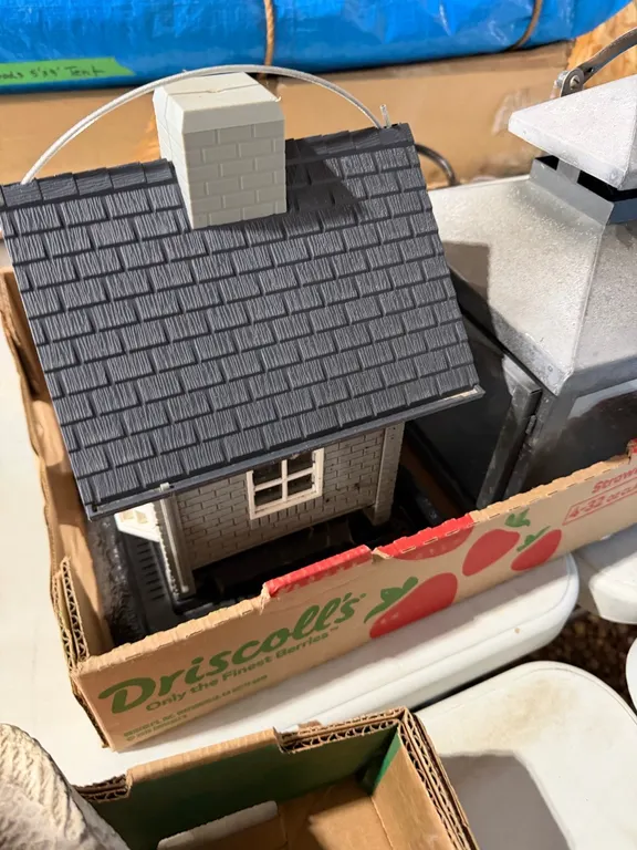 Bird house and misc yard decor (GST 5 % charged)