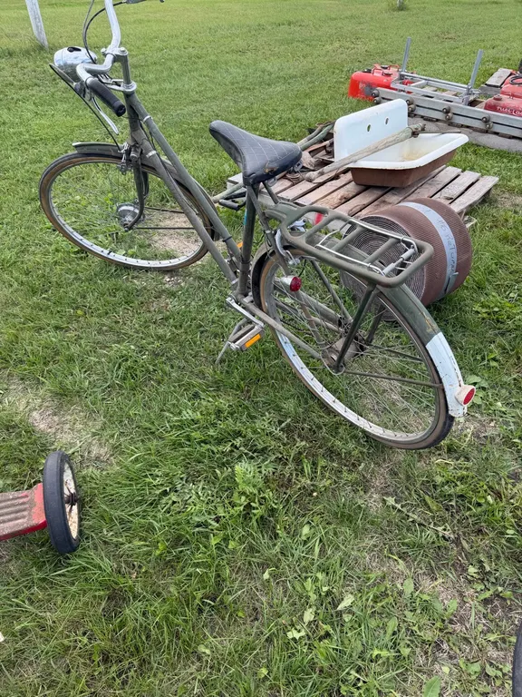 Vintage Raleigh Superbee bike (GST 5 % charged)