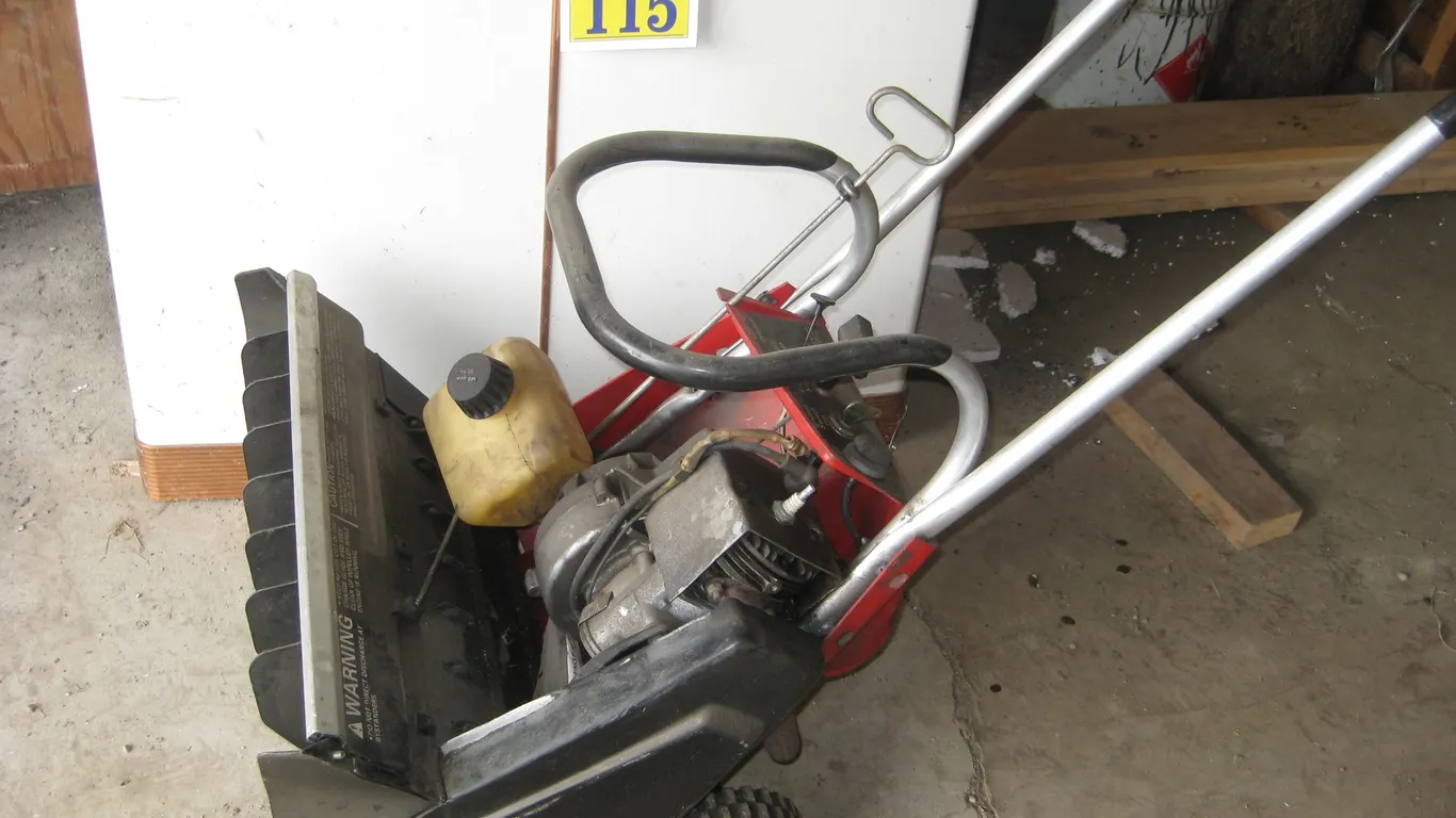 Chain Saw & Snow Thrower