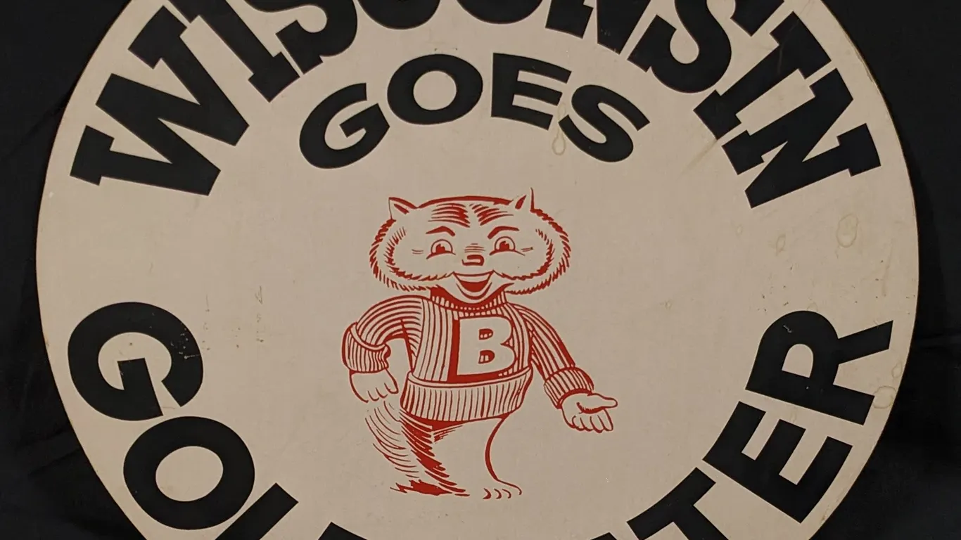 1964 CARDSTOCK PRESIDENTIAL ELECTION POLITICAL SIGN "BUCKY BADGER" WISCONSIN GOES GOLDWATER