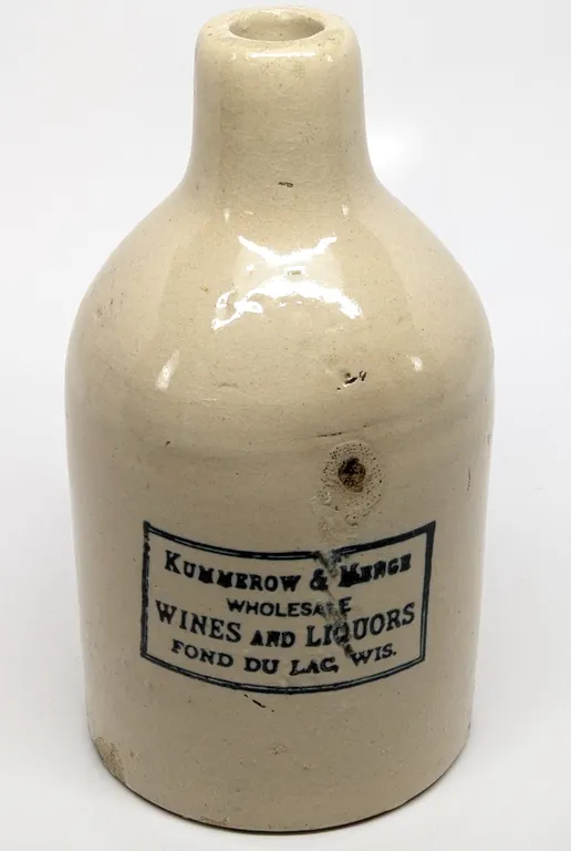 QUART ADVERTISING STONEWARE CROCK JUG KUMMEROW & MENGE WHOLESALE WINES & LIQUORS FOND DU LAC WISCONSIN
