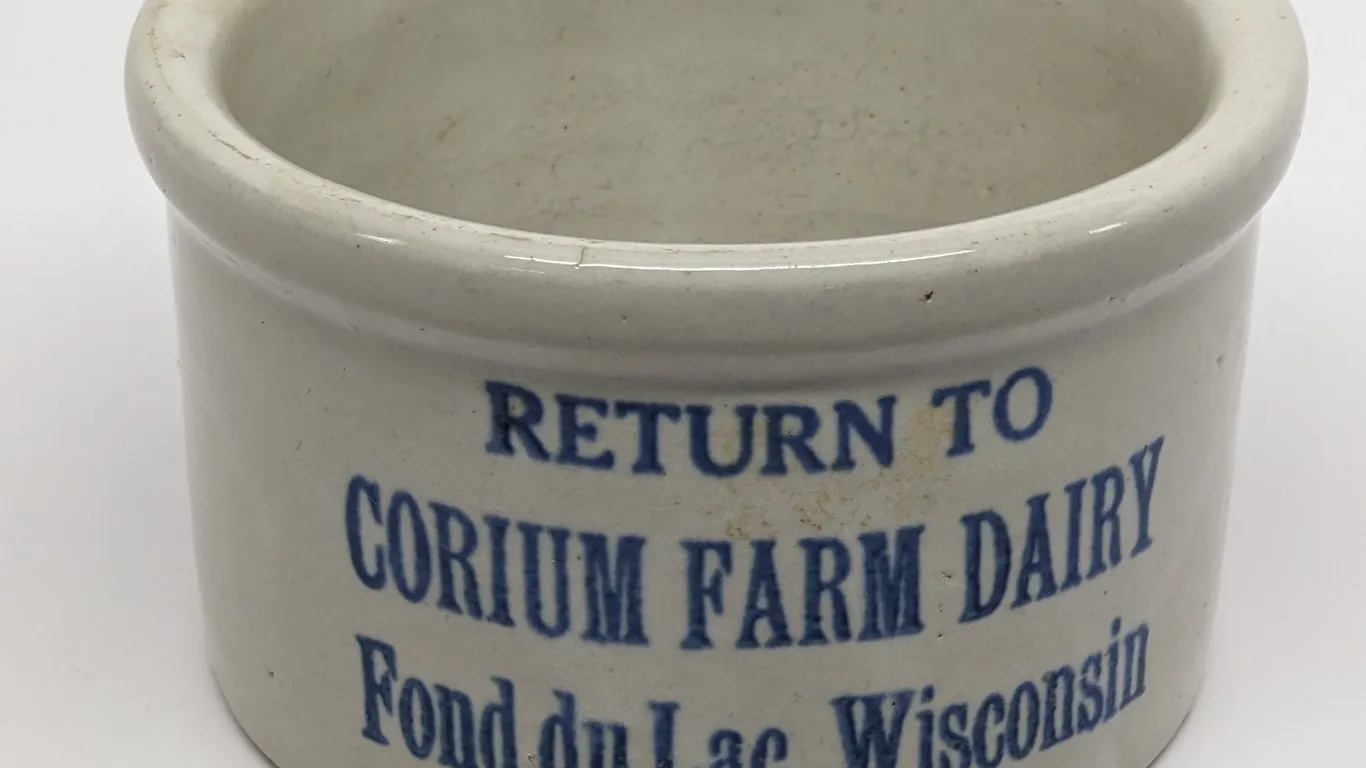1# ADVERTISING STONEWARE BUTTER CROCK RETURN TO CORIUM FARM DAIRY FOND DU LAC WISCONSIN