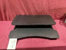 SIT/STAND ADJUSTABLE DESKTOP RISER