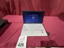 HP LAPTOP 17 WITH AMD RADEON