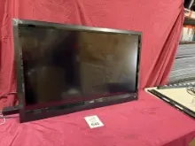 VIZIO 47" TV MODEL: E470VLE W/ WALL MOUNT