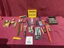 LOT CONSISTING OF ASSORTED HAND TOOLS