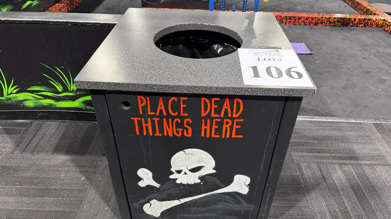 LAMINATE GARBAGE CAN CONTAINER WITH DOOR