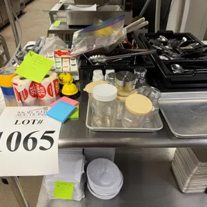 LOT CONSISTING OF ASSORTED KITCHEN TOOLS,
