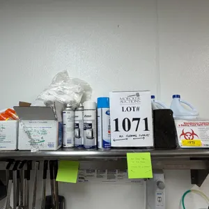 LOT CONSISTING OF ASSORTED CLEANING SUPPLIES