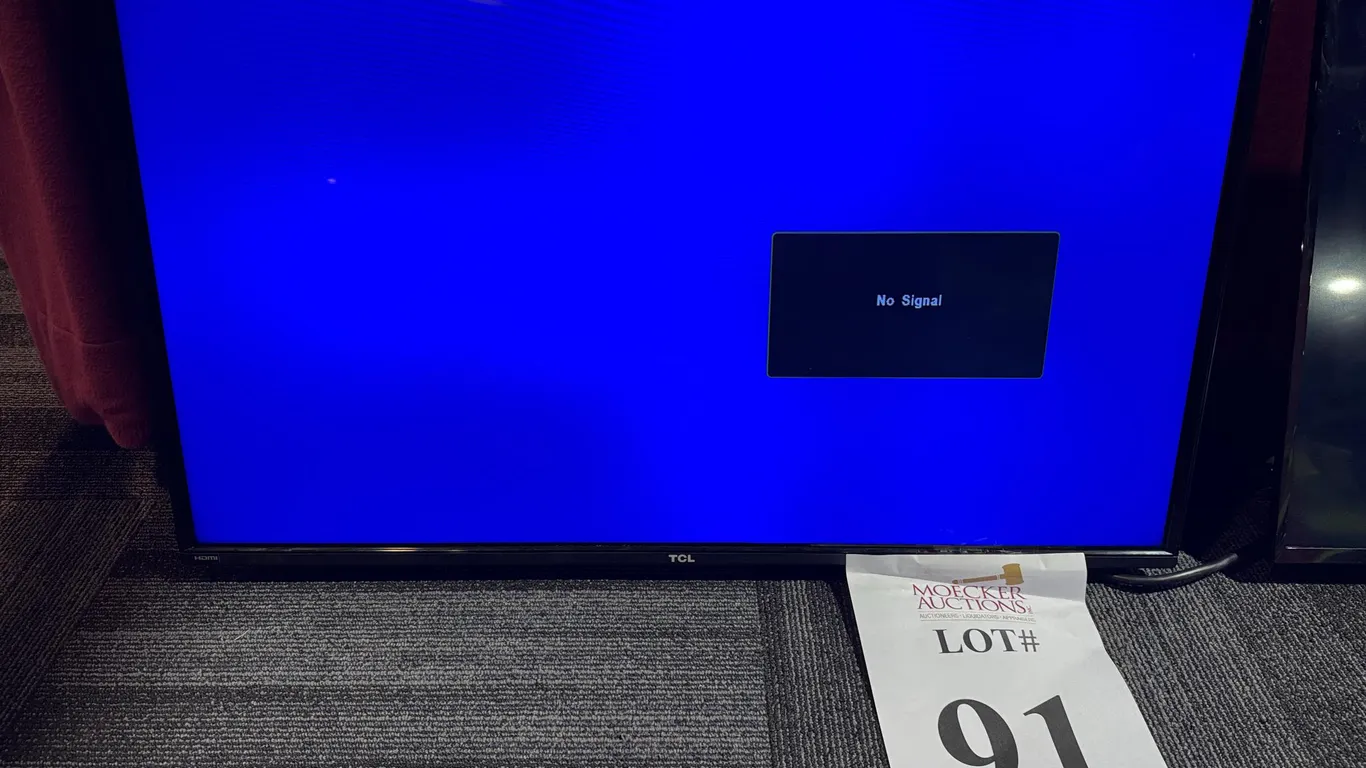 TCL 42" TV WITH WALL MOUNT BRACKET