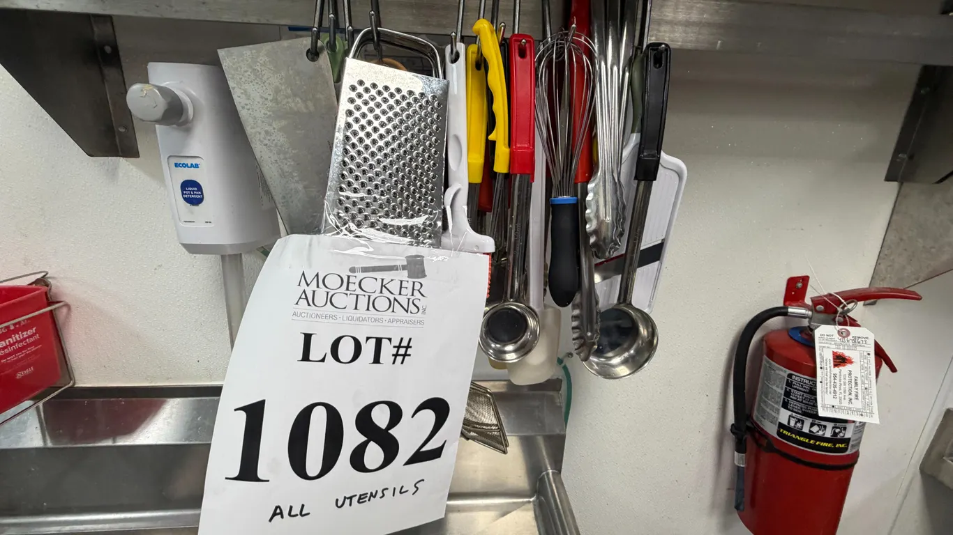LOT CONSISTING OF ASSORTED UTENSILS (23 +/-)