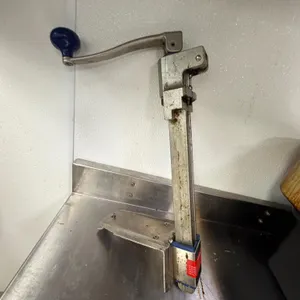 EDLUND TABLE MOUNT CAN OPENER