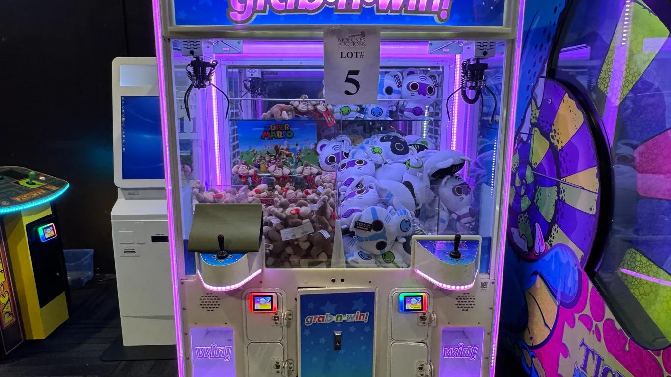 DOUBLE GRAB N WIN (CRANE GAME)
