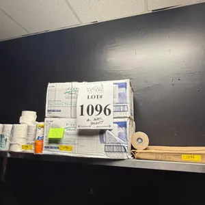 LOT CONSISTING OF ASSORTED PAPER GOODS