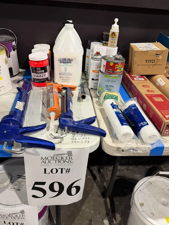 LOT CONSISTING OF ASSORTED PAINTING SUPPLIES