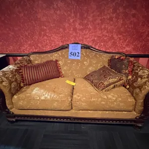 ORNATE TRADITIONAL STYLE SOFA