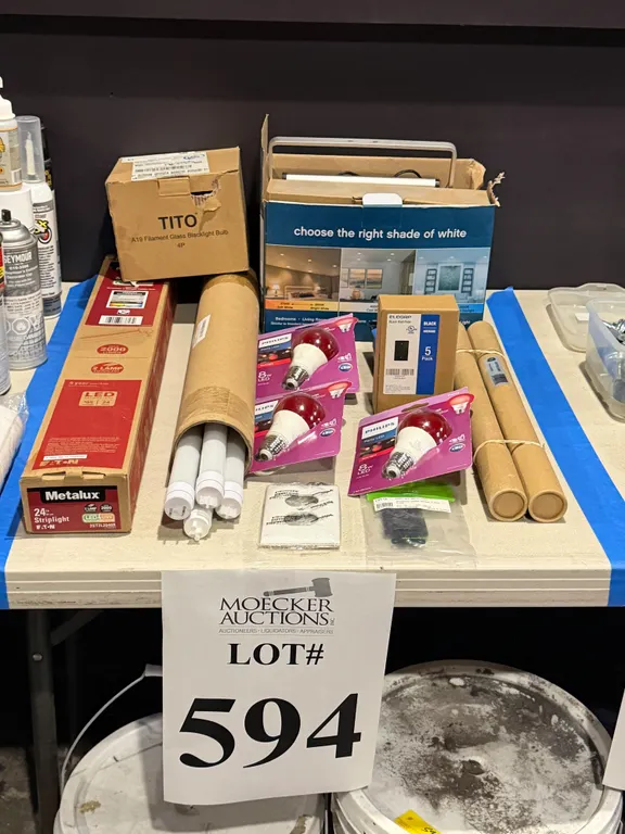 LOT CONSISTING OF ASSORTED ELECTRICAL SUPPLIES