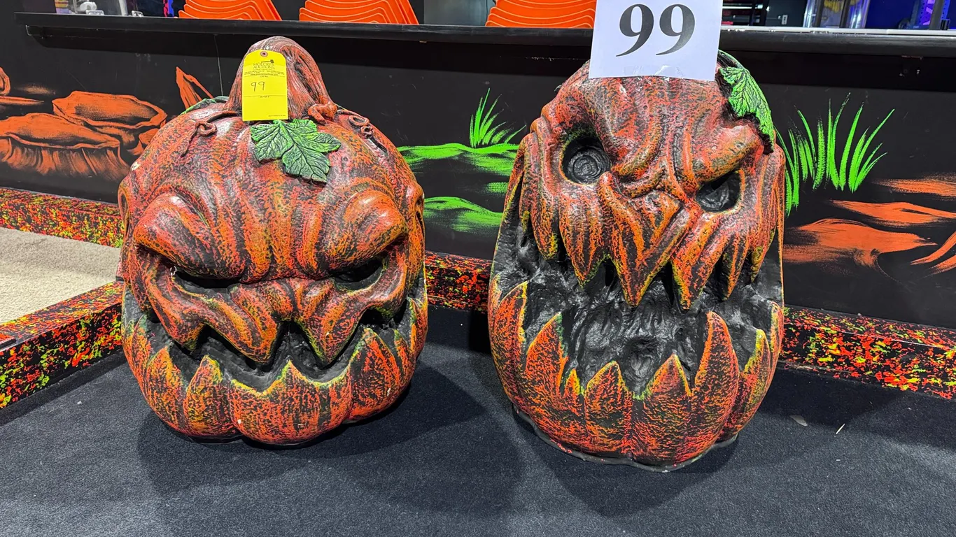 LARGE SCARRY PUMPKINS (HOLLOW)