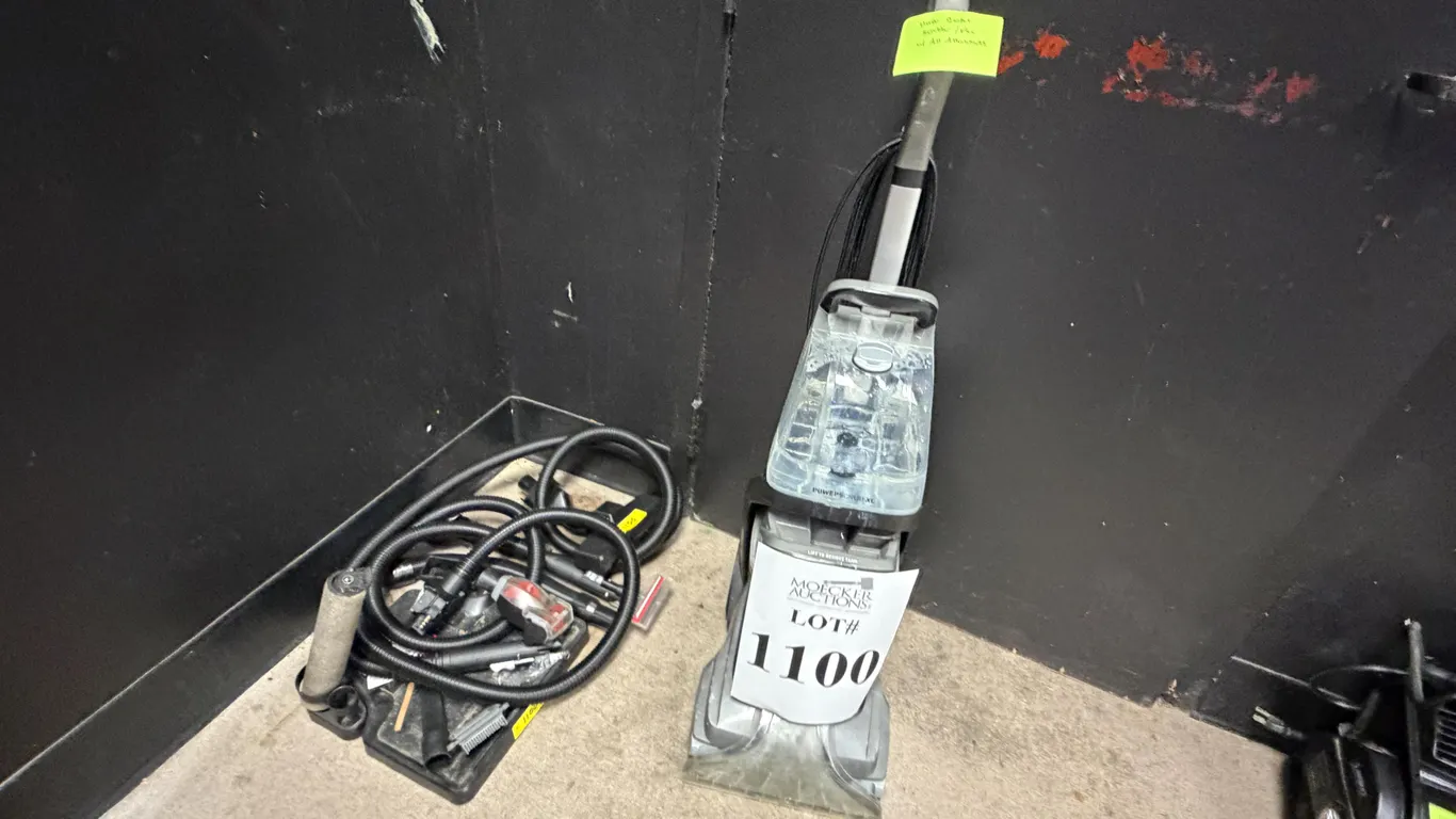 HOOVER CARPET SCRUBBER/ VACUUM W/ ATTACHMENTS
