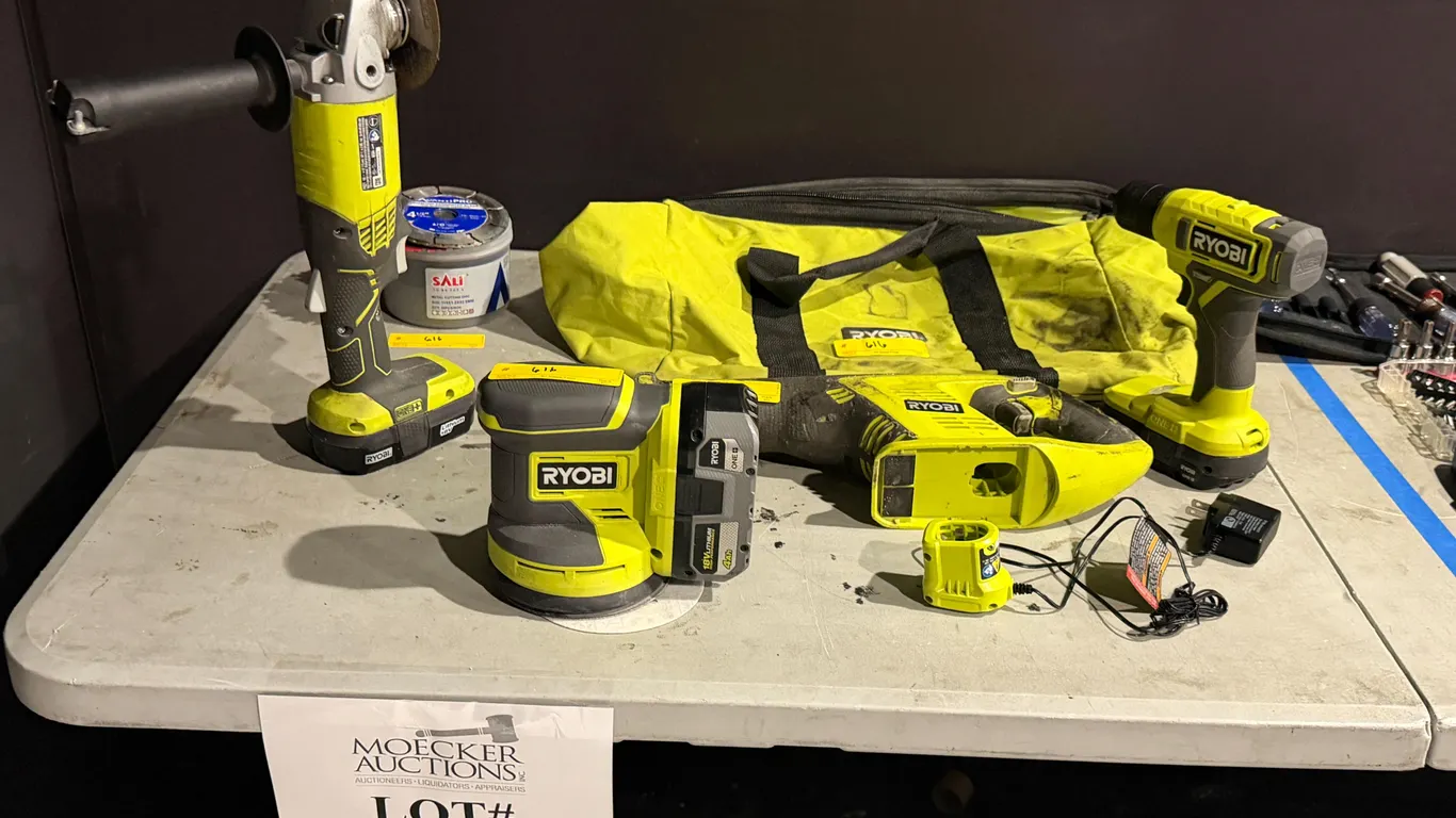 LOT CONSISTING OF RYOBI ONE+ TOOLS W/ CARRYING BAG