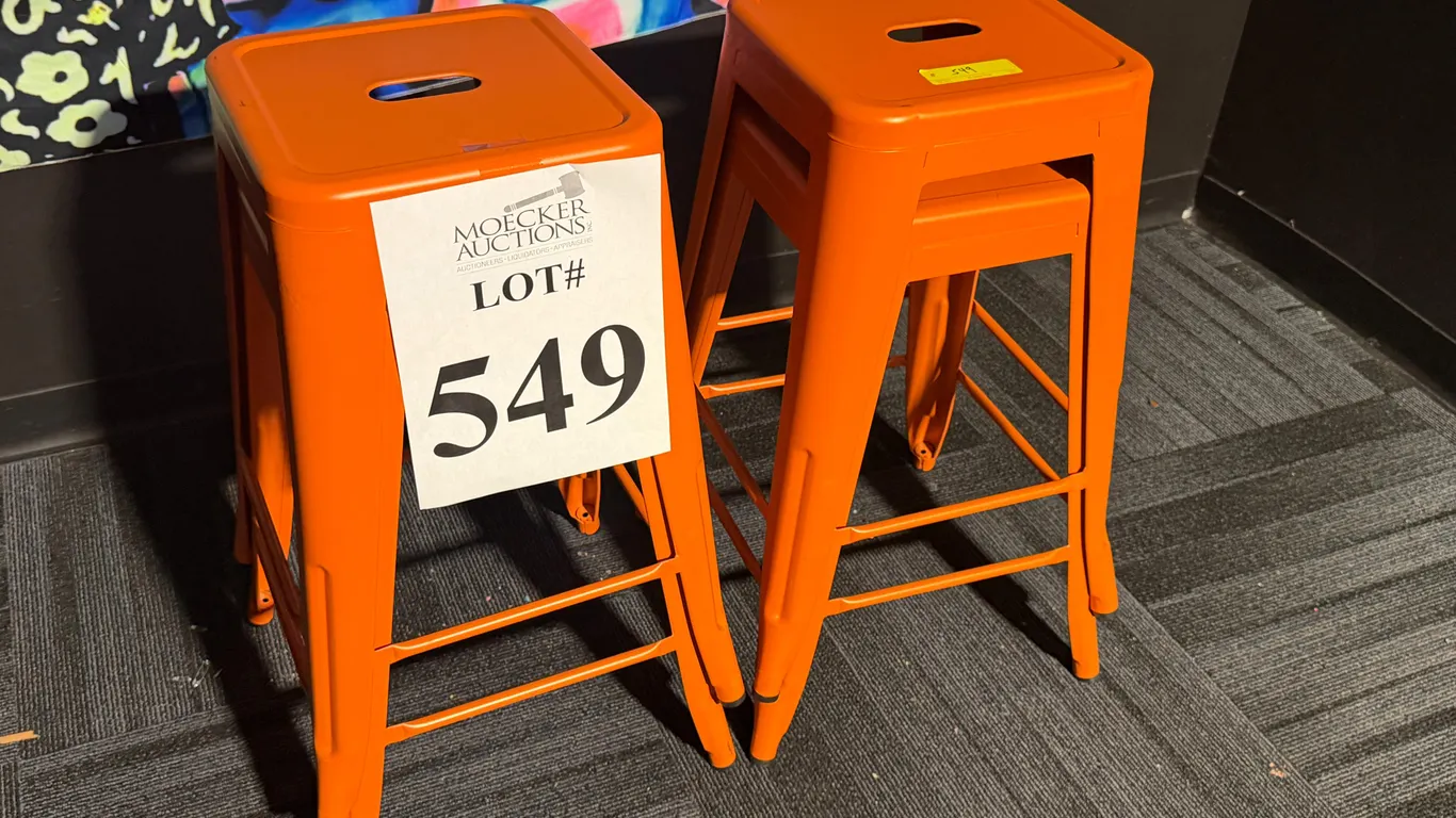 METAL STOOL (ORANGE)