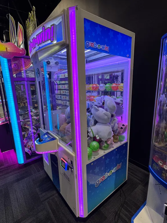 GRAB N WIN 42" CRANE GAME