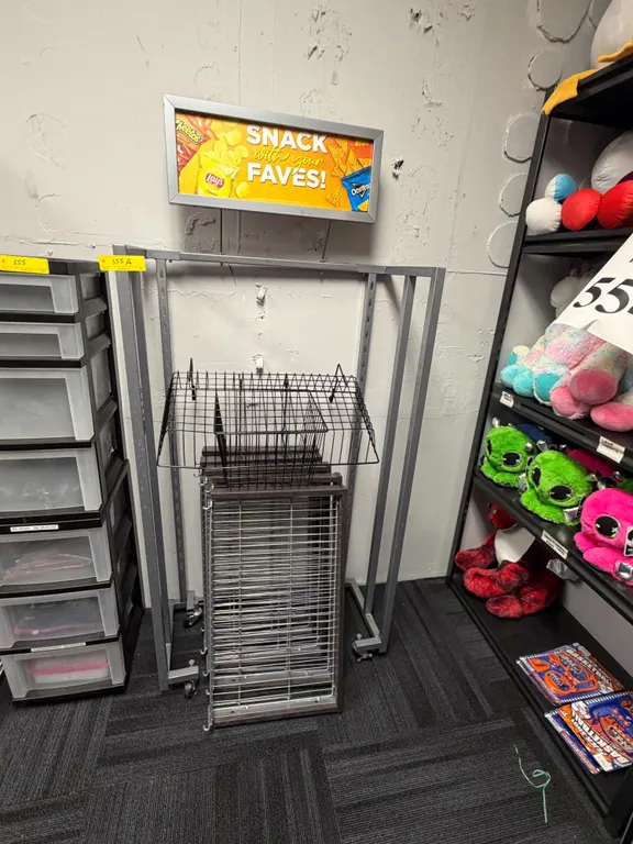METAL SNACK DISPLAY SHELVING UNIT