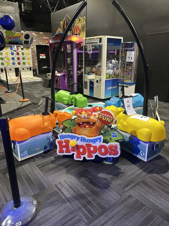 HUNGRY HUNGRY HIPPOS (FOUR PLAYER GAME)