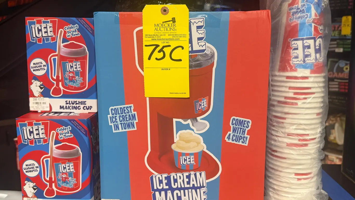 ICEE ICE CREAM MACHINE AND (3) SLUSH MAKING CUPS
