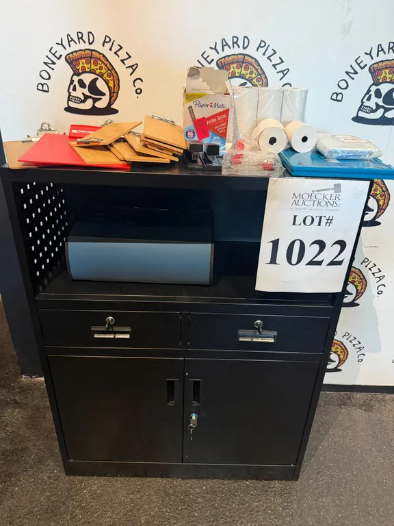 METAL STORAGE CABINET WITH KEYS