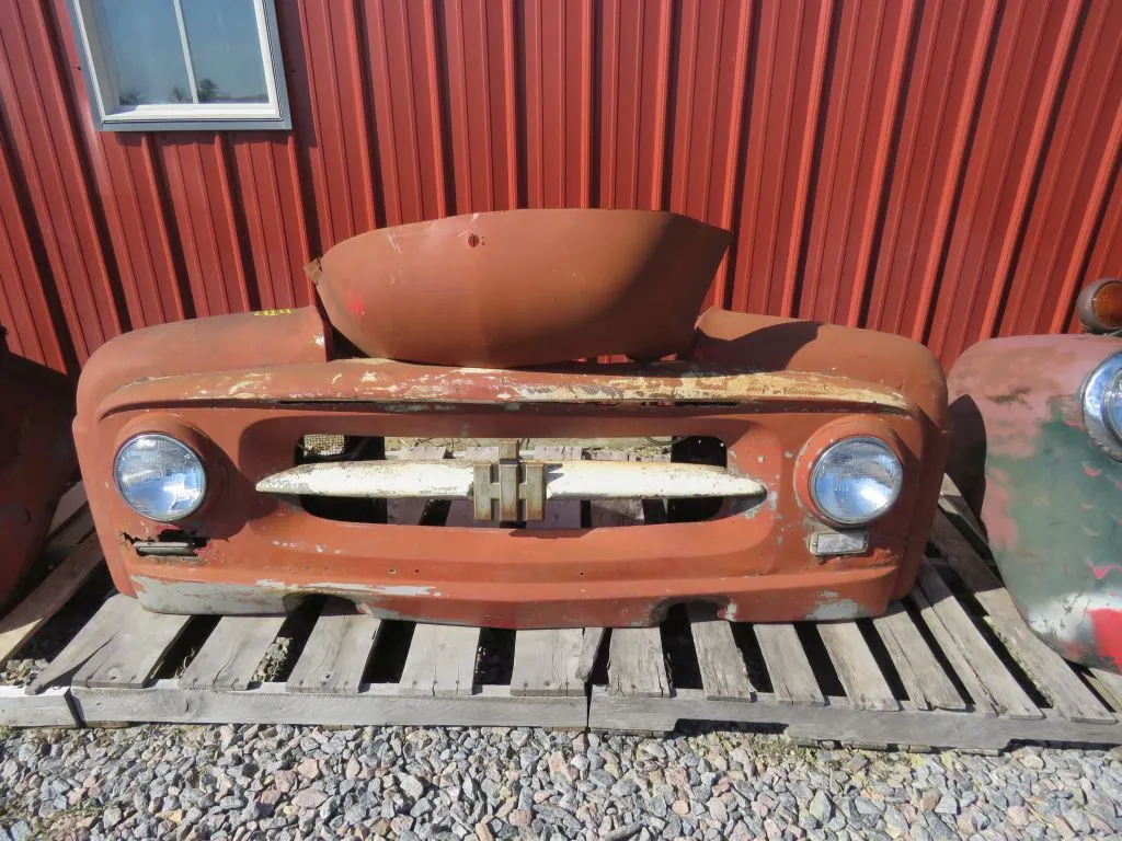 International Pickup Custom Front end cut for Automotive Art