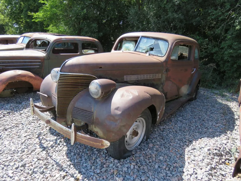 1937 Ford Sedan