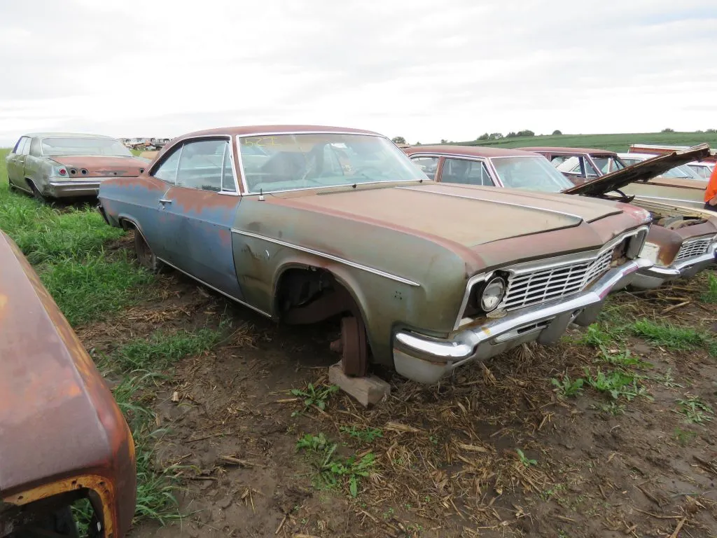 1966 Chevrolet Impala 2dr HT