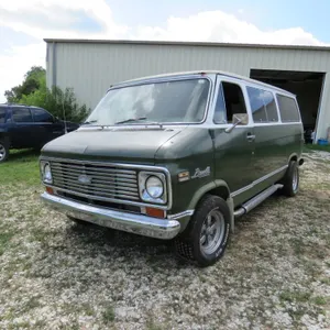 1972 Chevrolet Beauville Sportvan 10