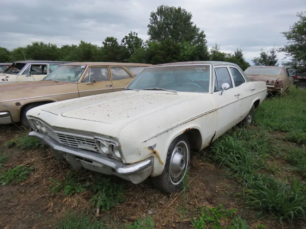 1966 Chevrolet Bel Air 4dr Sedan