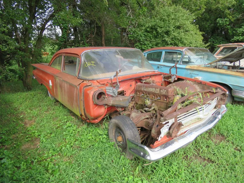 1960 Chevrolet Biscayne 2dr Sedan