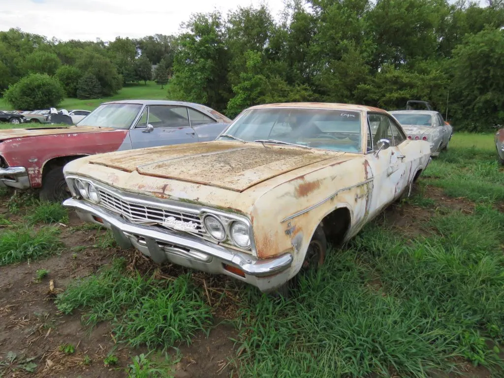 1966 Chevrolet Impala 2dr HT