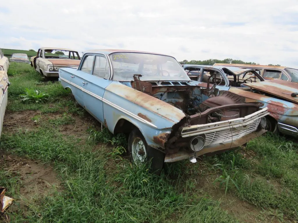 1961 Chevrolet 4dr Sedan for Parts