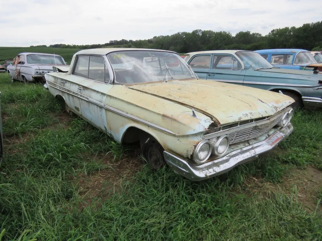 1961 Chevrolet Impala 4dr HT