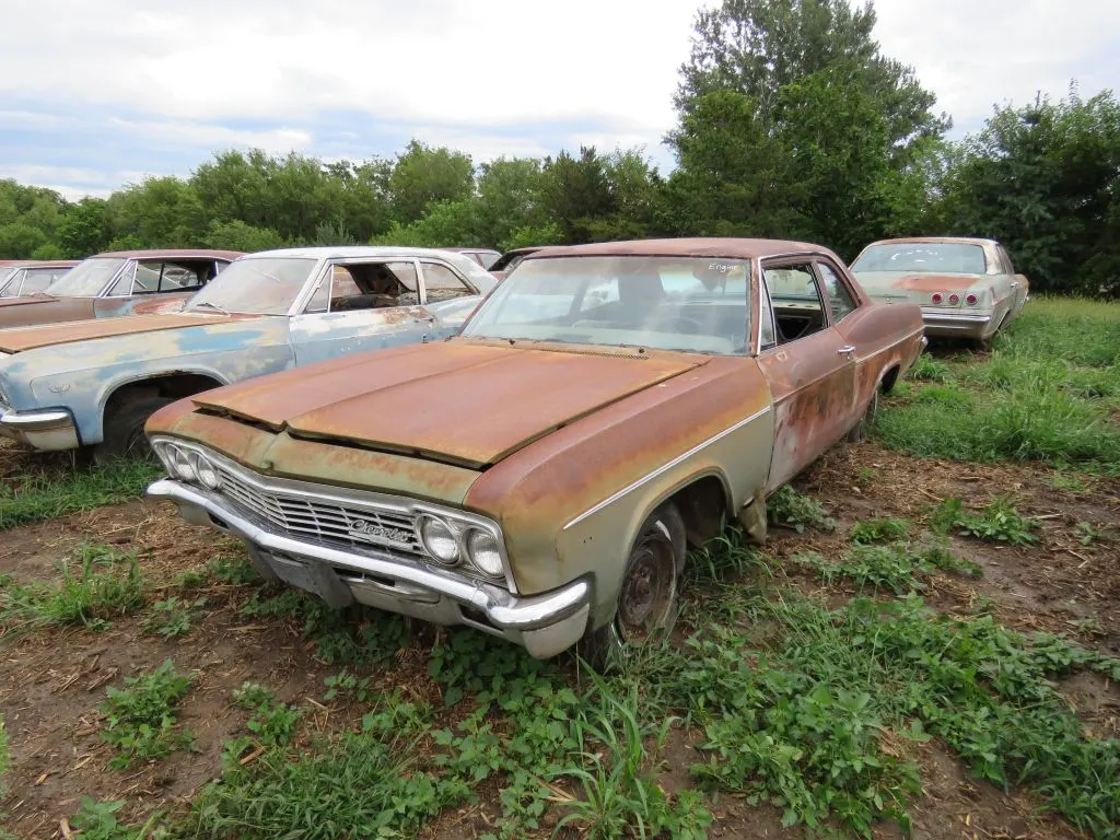 1966 Chevrolet Bel Air 2dr Sedan