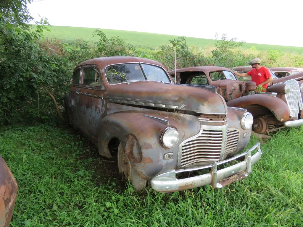 1941-2 Chevrolet Special Deluxe 2dr Sedan