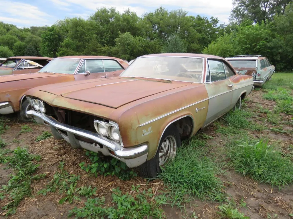 1966 Chevrolet Impala 2dr HT