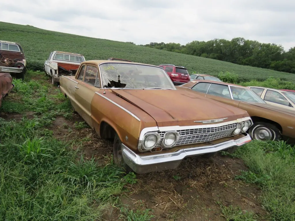 1963 Chevrolet Biscayne 2dr Sedan