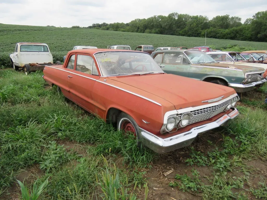 1963 Chevrolet Biscayne 2dr Sedan
