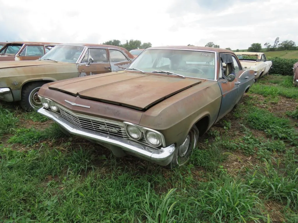 1965 Chevrolet Biscayne 4dr Sedan