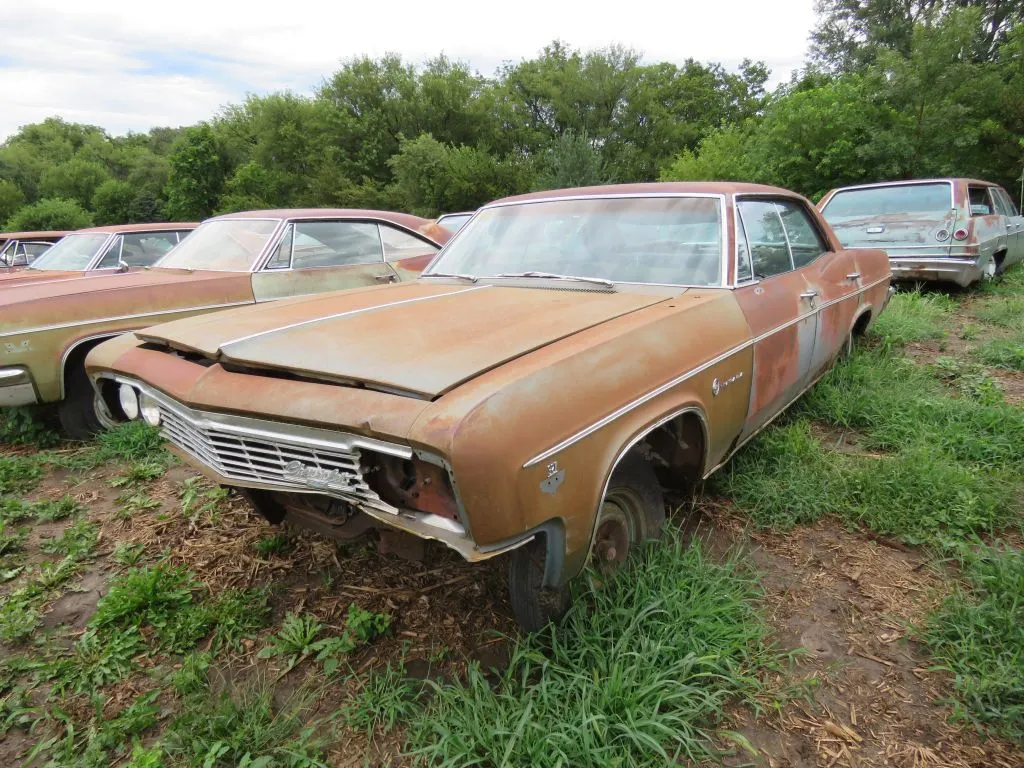 1966 Chevrolet Impala 4drHT