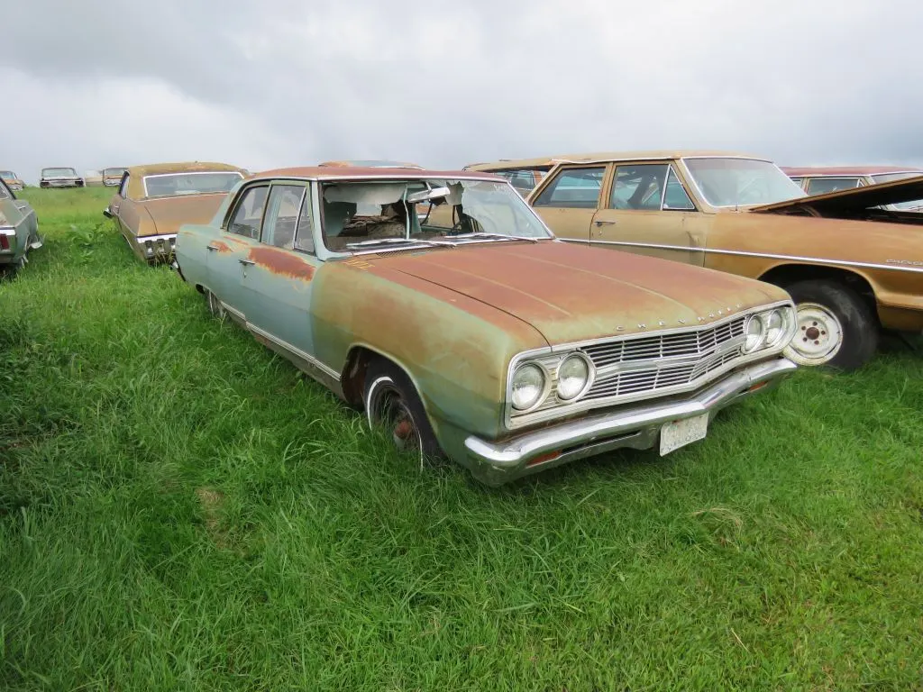 1965 Chevrolet Chevelle 300 Deluxe 4dr Sedan